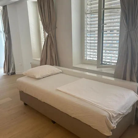 Very Center Of Appartement *